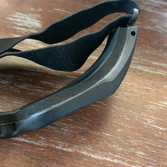 Black wrap around safety googles tinted with adjustable strap - Picture 10 of 10